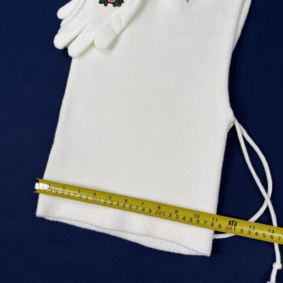 NWT Ed Hardy Knit Hat & Gloves Set Love Kills Slowly White Knit Beanie Ski Y2K - Picture 8 of 9